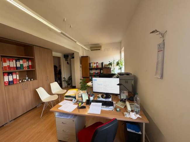 Locale commerciale in vendita a Narni