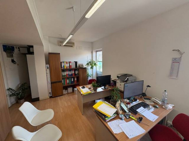 Locale commerciale in vendita a Narni