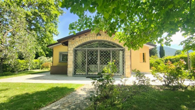 Villa in vendita a Montecchio