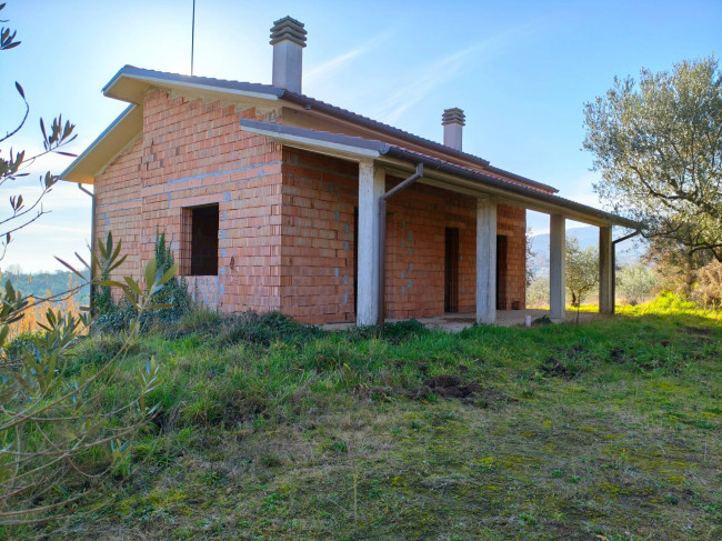 Casa singola in vendita a Soriano nel Cimino