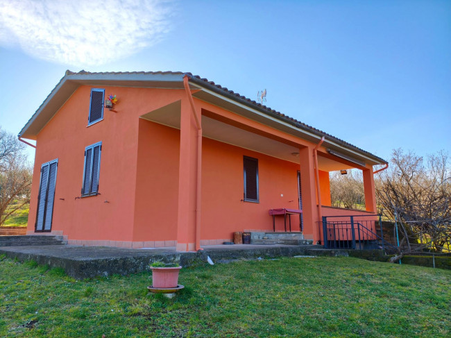 Casa singola in vendita a Soriano nel Cimino