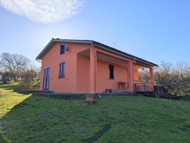 Casa singola in vendita a Soriano nel Cimino