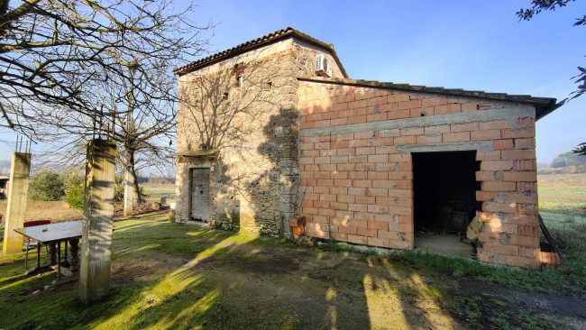 Casale in vendita a Attigliano