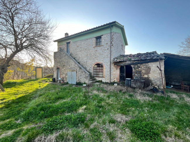 Casale in vendita a Orte