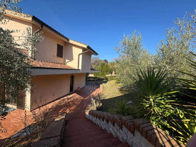 Villa in vendita a Narni