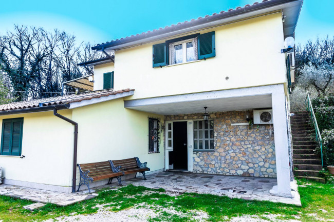 Casa singola in vendita a Narni