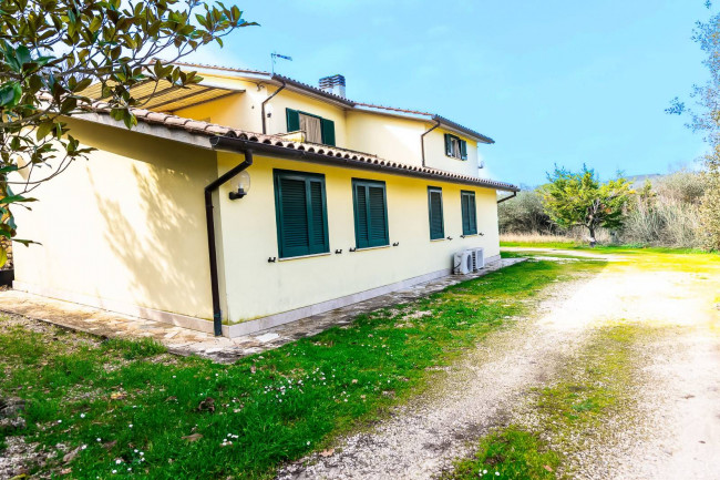 Casa singola in vendita a Narni