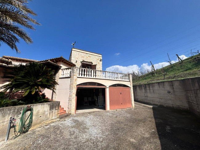 Villa in vendita a Alviano