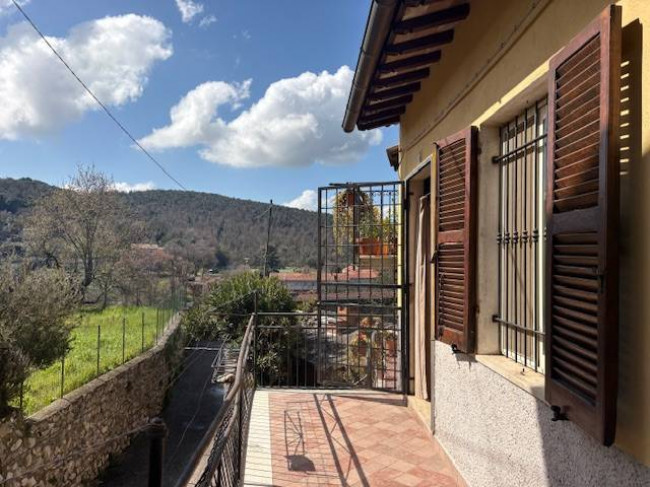 casa semi-indipendente in vendita a Narni