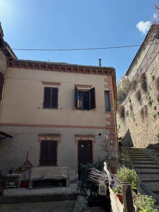 casa semi-indipendente in vendita a Narni