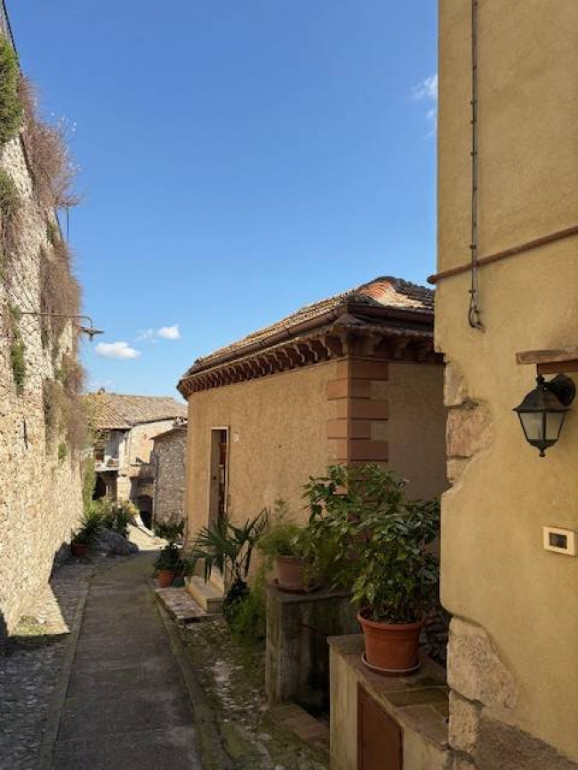 casa semi-indipendente in vendita a Narni