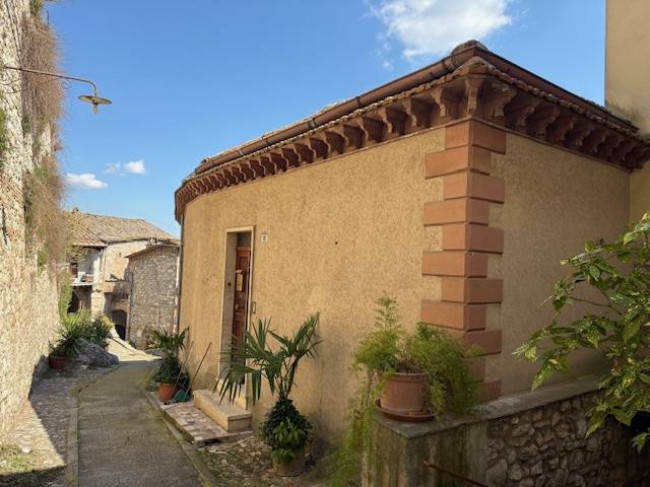 casa semi-indipendente in vendita a Narni