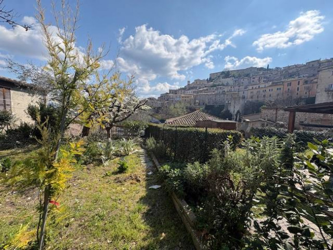 casa semi-indipendente in vendita a Narni