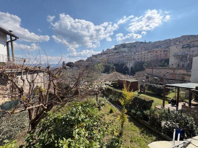 casa semi-indipendente in vendita a Narni