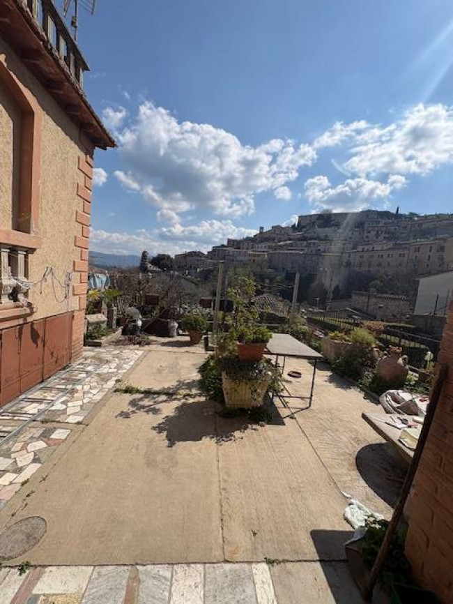 casa semi-indipendente in vendita a Narni