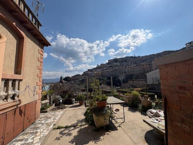 casa semi-indipendente in vendita a Narni