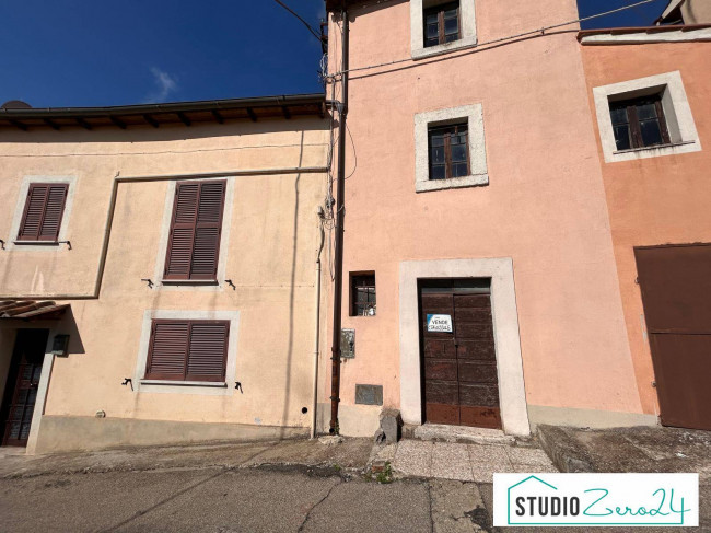 Single House for sale in Bassano in Teverina