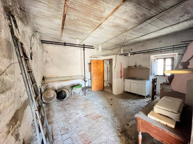 Box o garage in vendita a Bassano in Teverina