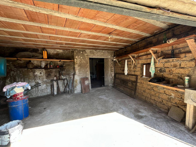 Box o garage in vendita a Bassano in Teverina