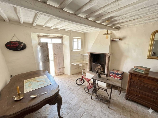 Single House for sale in Bassano in Teverina