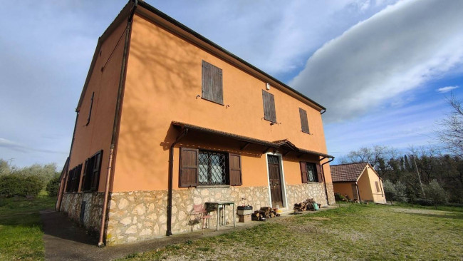 Casale in vendita a Attigliano