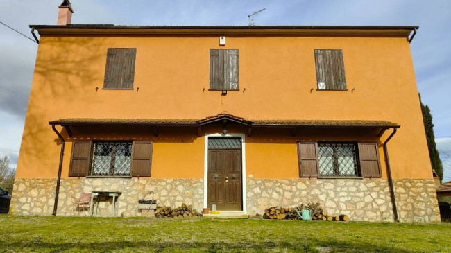 Casale in vendita a Attigliano