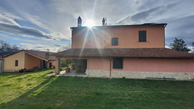 Casale in vendita a Attigliano