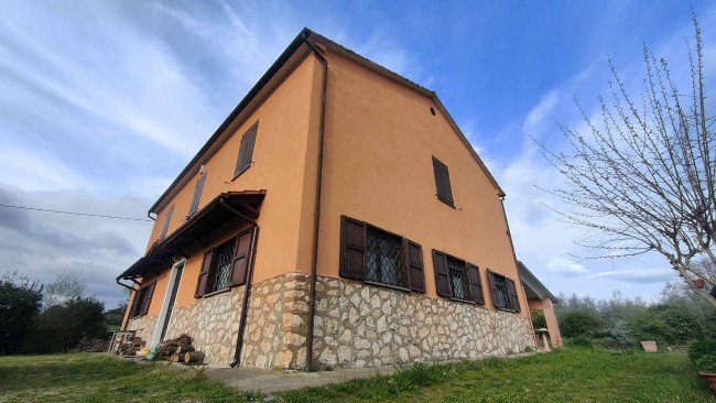 Casale in vendita a Attigliano