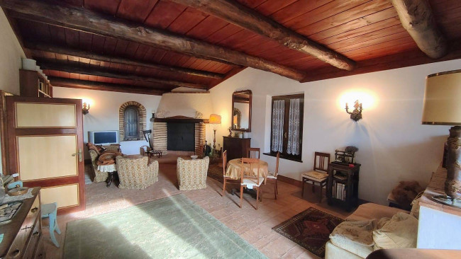 Casale in vendita a Attigliano