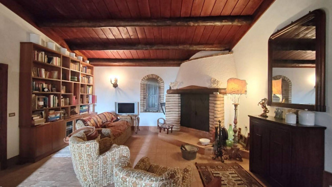 Casale in vendita a Attigliano