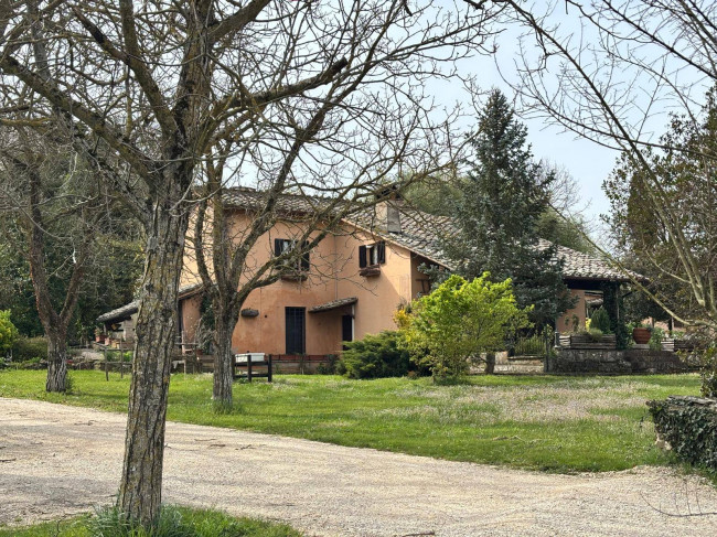 Villa in vendita a Amelia