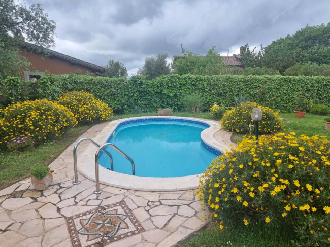 Villa for sale in Montecchio