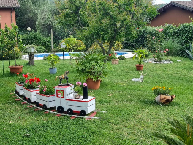 Villa for sale in Montecchio