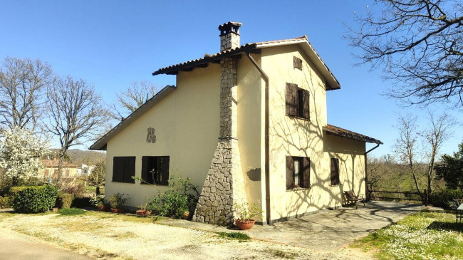 Villa in vendita a Montecchio
