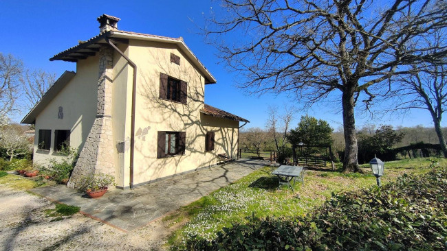Villa for sale in Montecchio