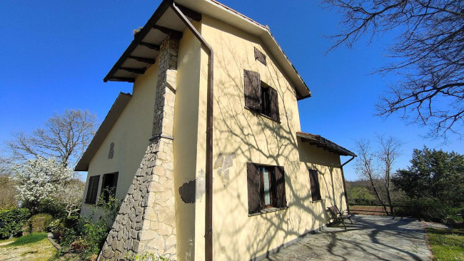 Villa in vendita a Montecchio