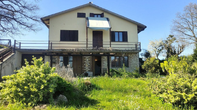 Villa in vendita a Montecchio