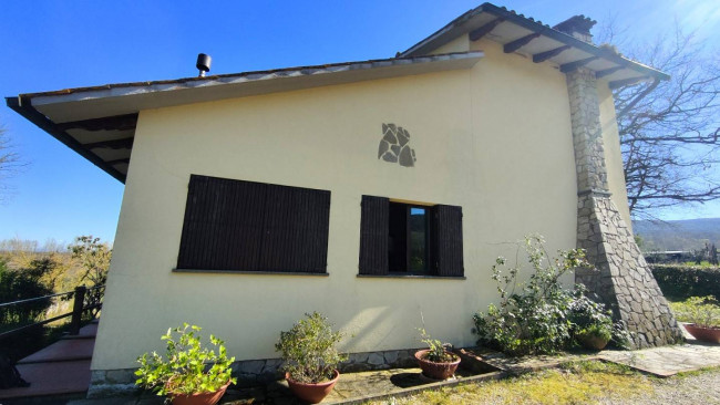 Villa in vendita a Montecchio