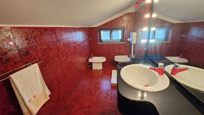 Villa in vendita a Montecchio