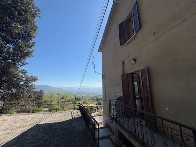 casa semi-indipendente in vendita a Narni