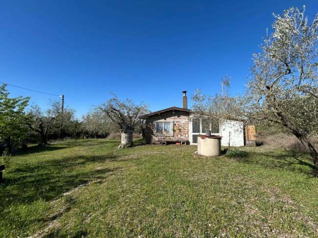 Rustico in vendita a Bassano in Teverina