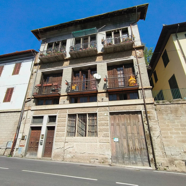 Warehouse for sale in Soriano nel Cimino