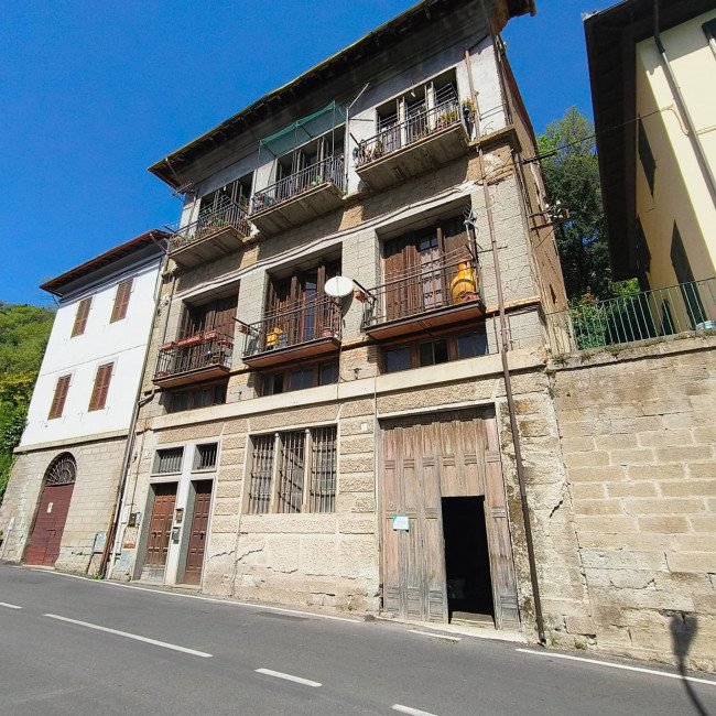Warehouse for sale in Soriano nel Cimino