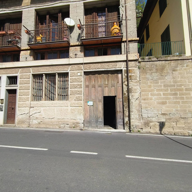 Warehouse for sale in Soriano nel Cimino