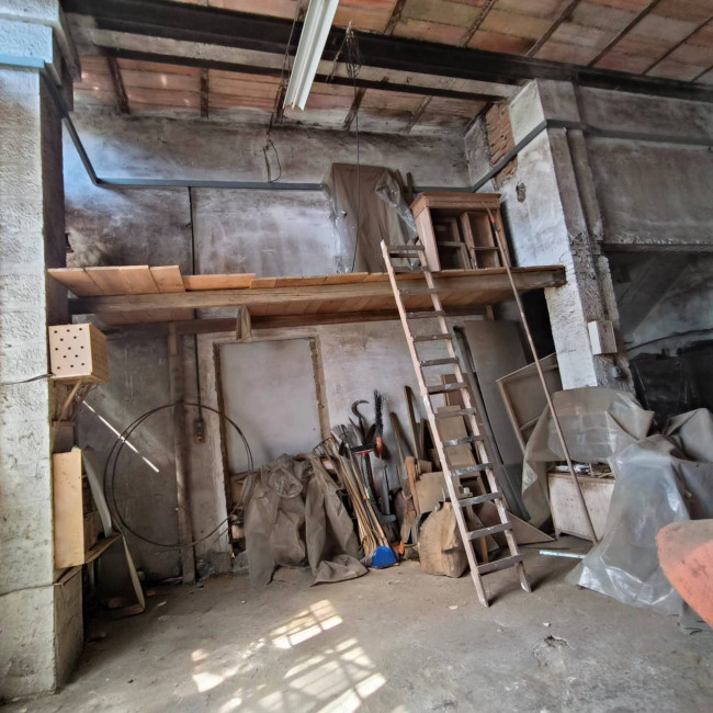 Warehouse for sale in Soriano nel Cimino
