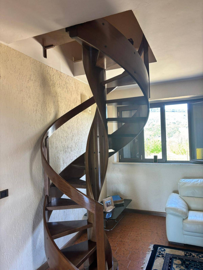 Villa in vendita a Montecchio