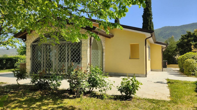Villa for sale in Montecchio