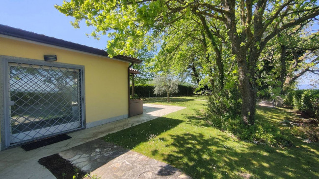 Villa in vendita a Montecchio