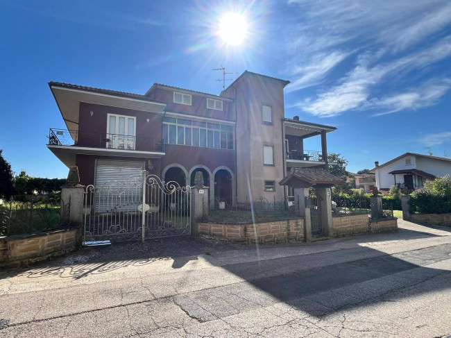 Villa for sale in Vasanello
