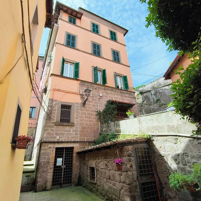 Warehouse for sale in Soriano nel Cimino